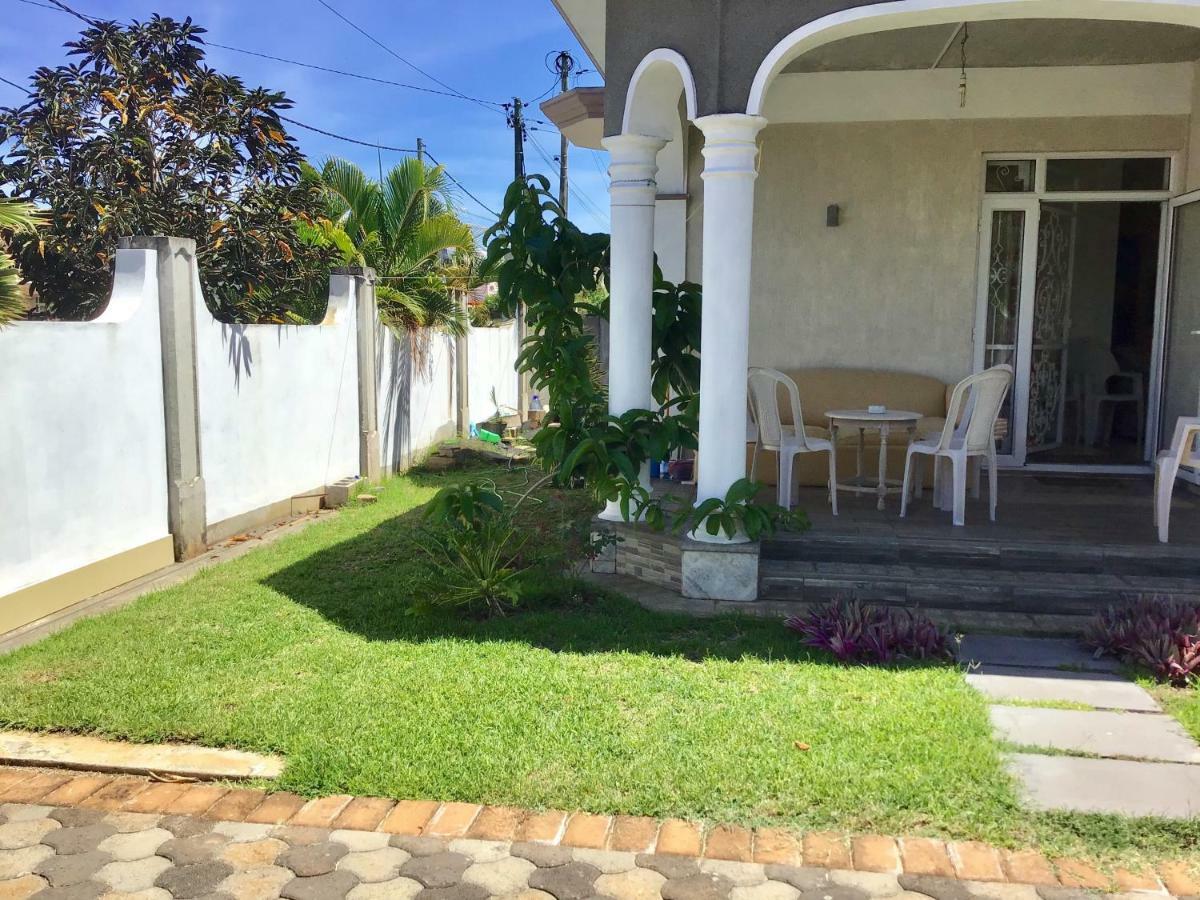Cardamon Villa Is A 2 Bedroom With 1 Bathroom And Seperate Toilet Detached House With Ac And Swimming Pool , 5 Minutes Walk From Flic En Flac Public Beach Eksteriør billede
