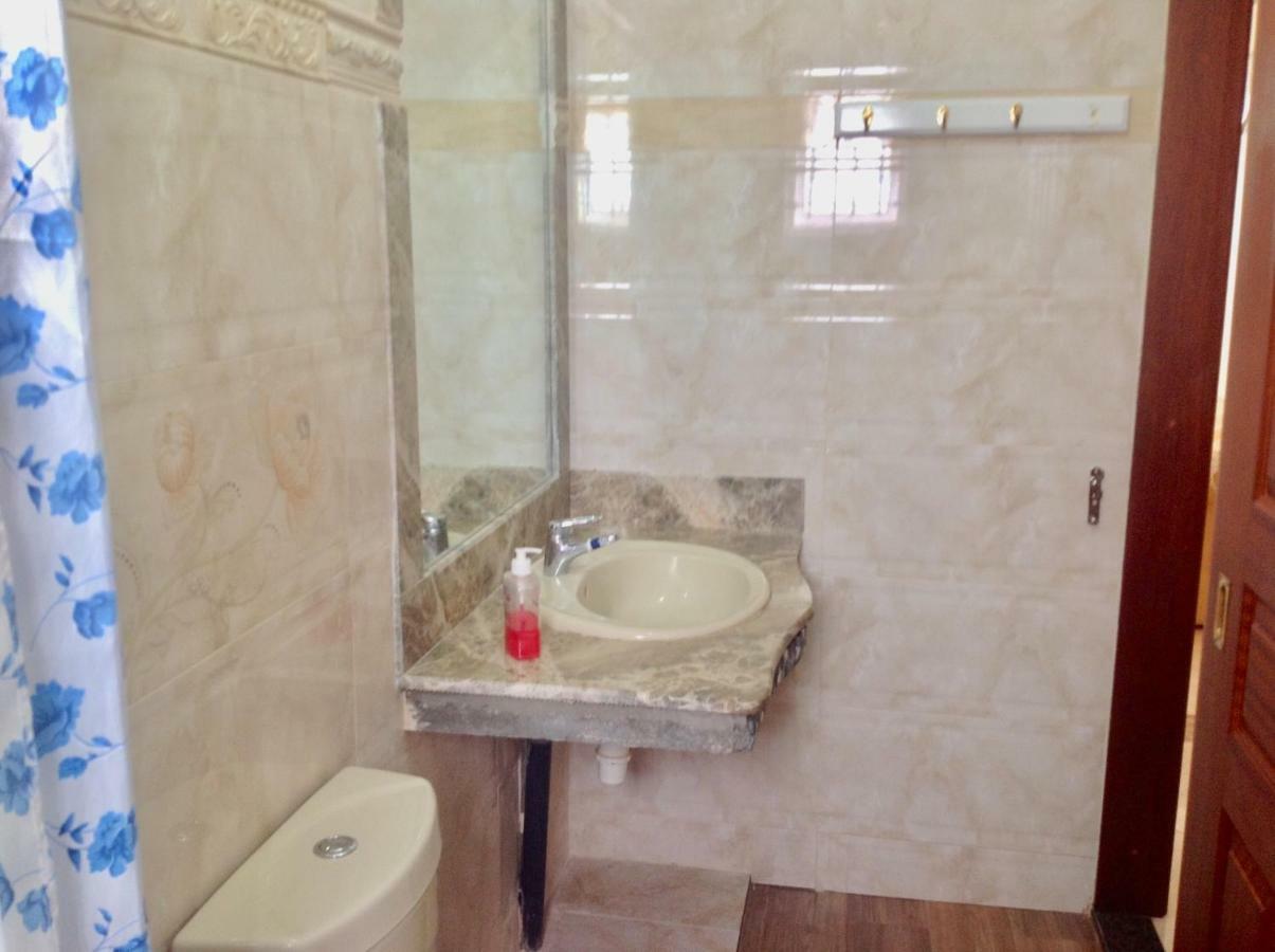 Cardamon Villa Is A 2 Bedroom With 1 Bathroom And Seperate Toilet Detached House With Ac And Swimming Pool , 5 Minutes Walk From Flic En Flac Public Beach Eksteriør billede