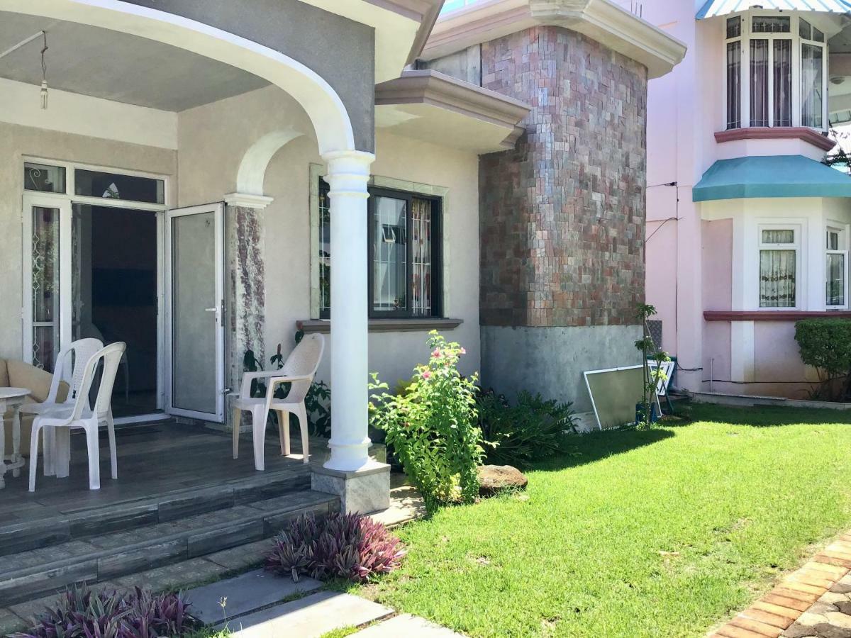 Cardamon Villa Is A 2 Bedroom With 1 Bathroom And Seperate Toilet Detached House With Ac And Swimming Pool , 5 Minutes Walk From Flic En Flac Public Beach Eksteriør billede