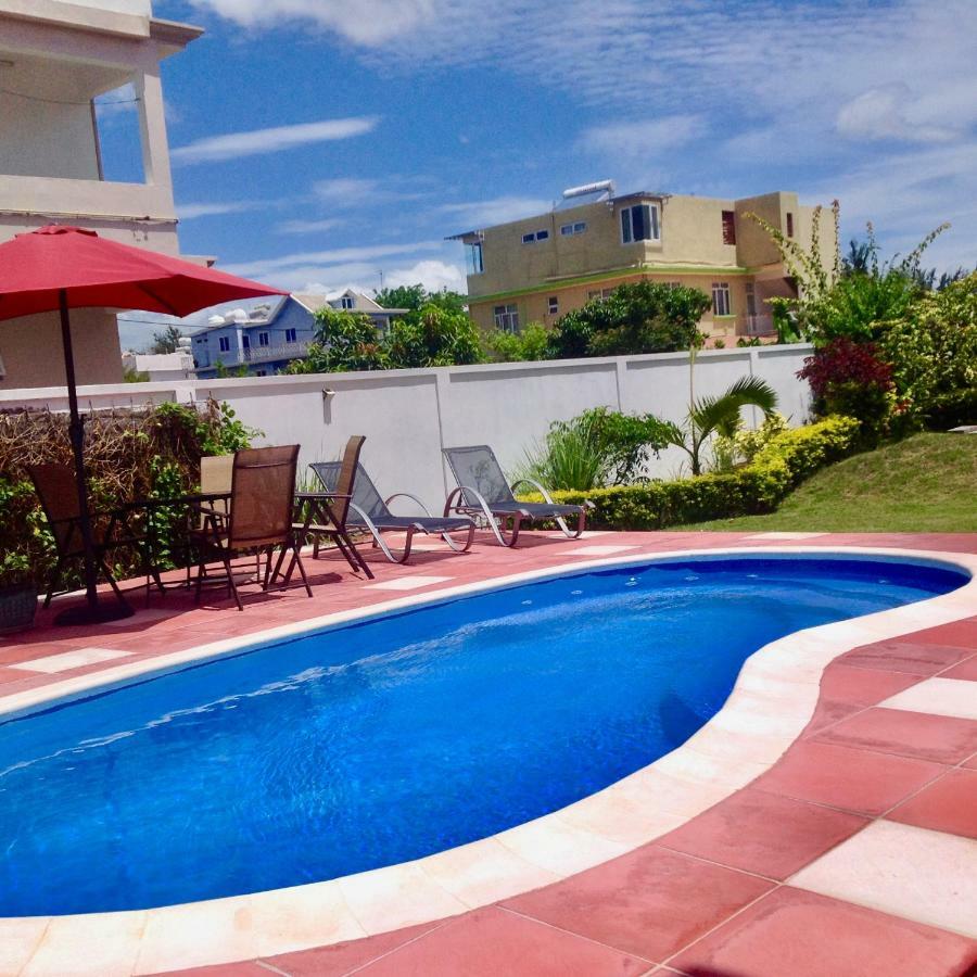 Cardamon Villa Is A 2 Bedroom With 1 Bathroom And Seperate Toilet Detached House With Ac And Swimming Pool , 5 Minutes Walk From Flic En Flac Public Beach Eksteriør billede
