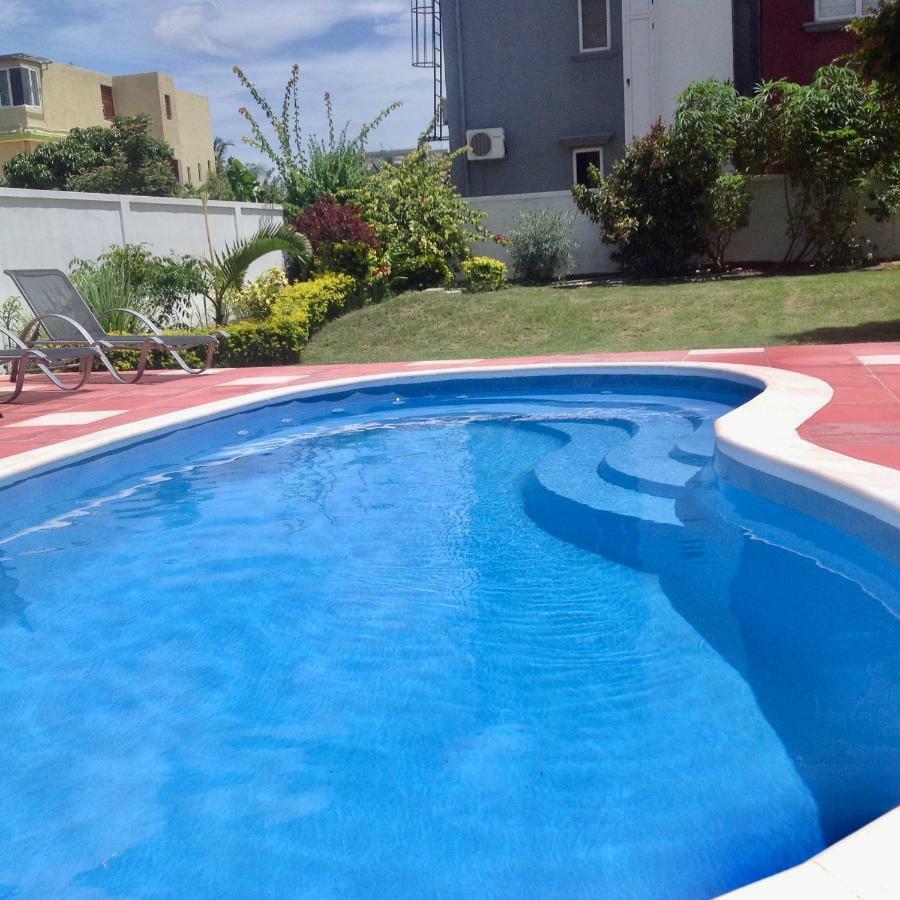 Cardamon Villa Is A 2 Bedroom With 1 Bathroom And Seperate Toilet Detached House With Ac And Swimming Pool , 5 Minutes Walk From Flic En Flac Public Beach Eksteriør billede